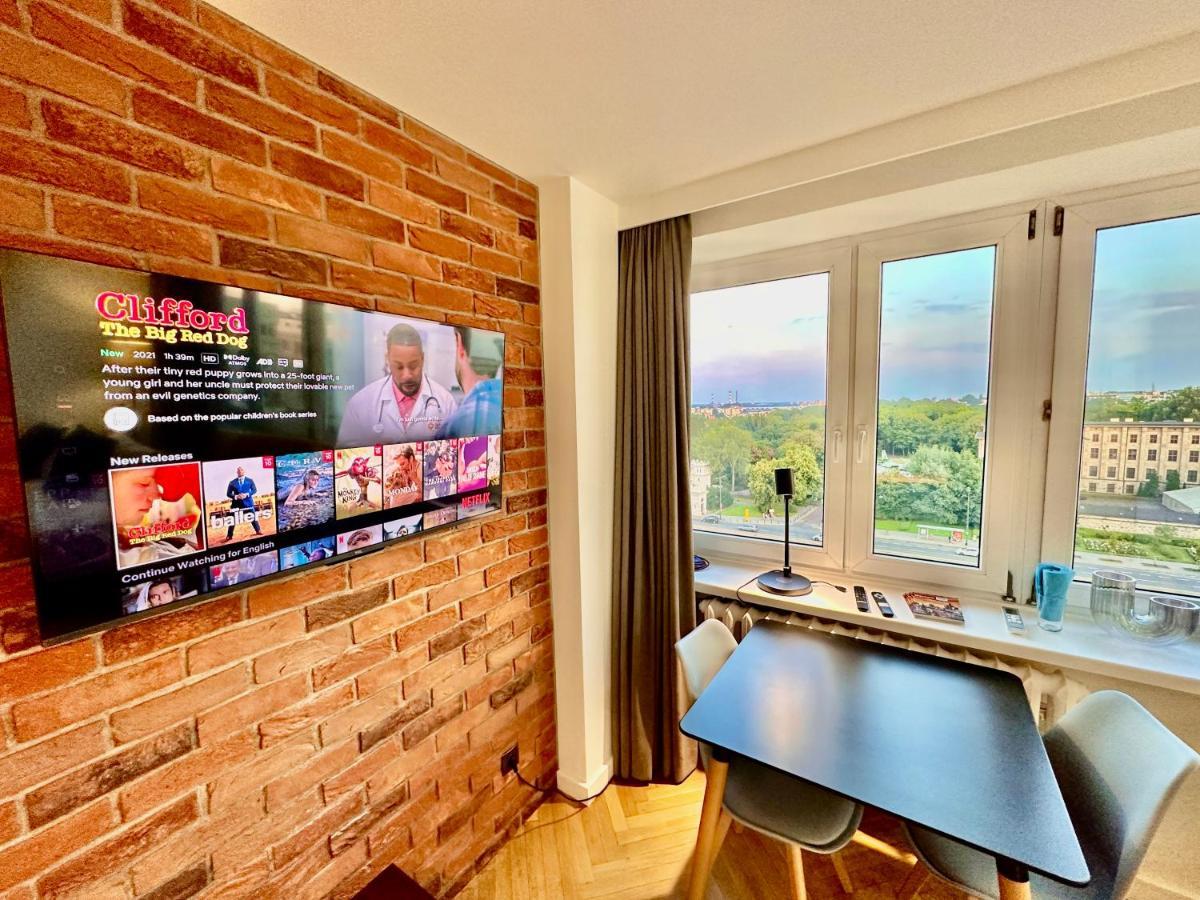 View 2 Fast Wifi Tv'55 Netflix Hbo Applettv Apartman Varsó Kültér fotó