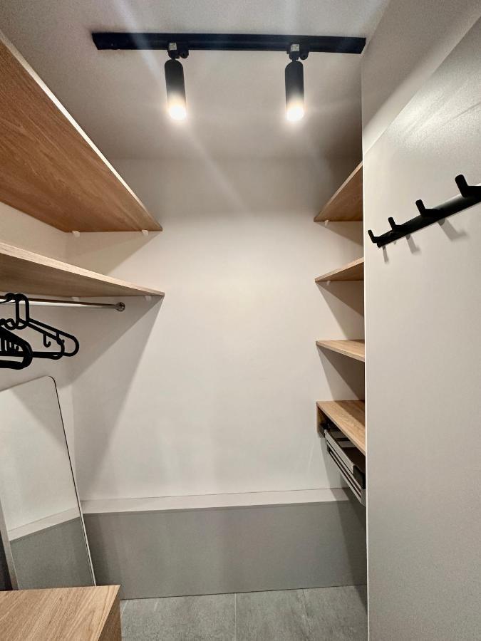 View 2 Fast Wifi Tv'55 Netflix Hbo Applettv Apartman Varsó Kültér fotó