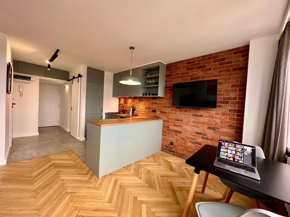 View 2 Fast Wifi Tv'55 Netflix Hbo Applettv Apartman Varsó Kültér fotó